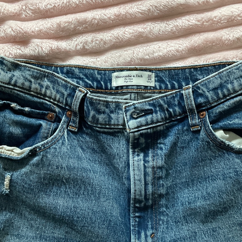 Abercrombie & Fitch Blue Jeans